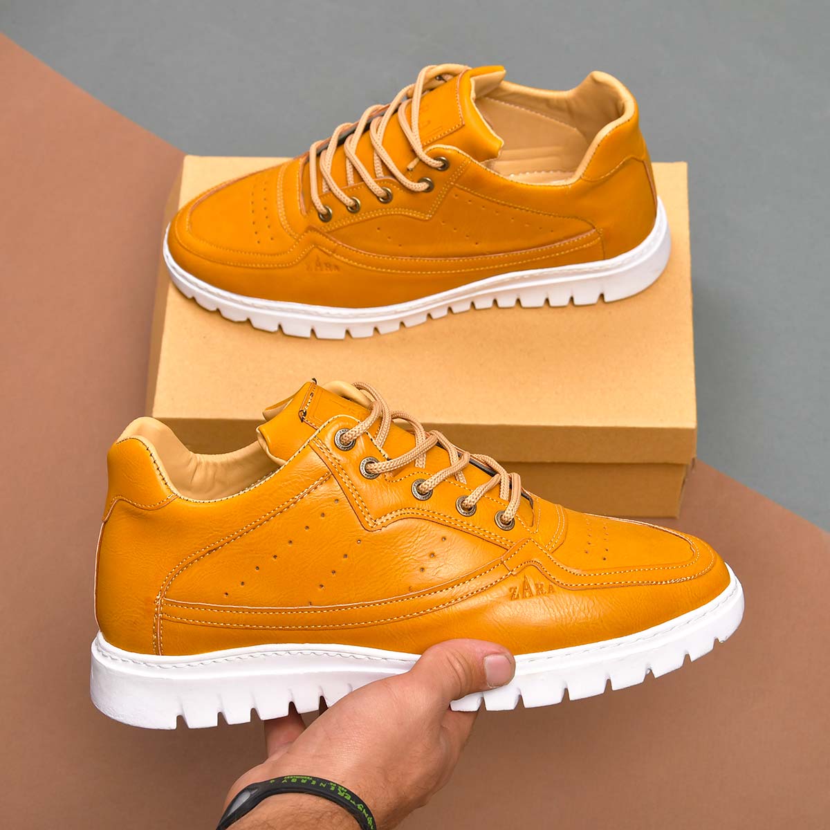 کفش مردانه zara مدل Laura رنگ عسلی