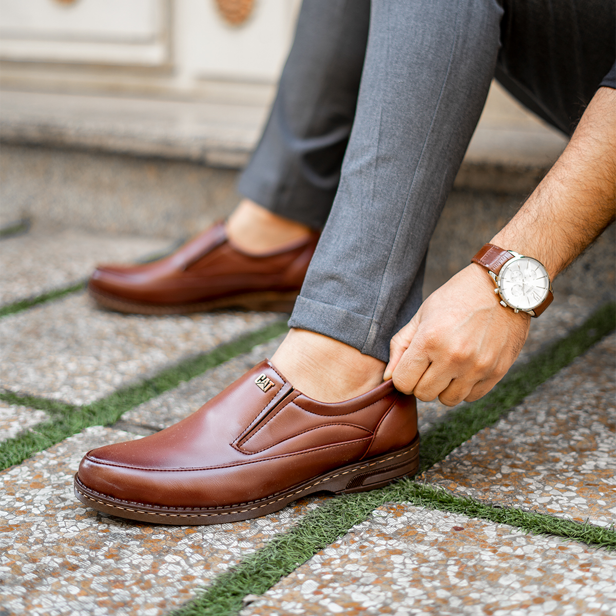 كفش مردانه cat قهوه اي مدل Abit