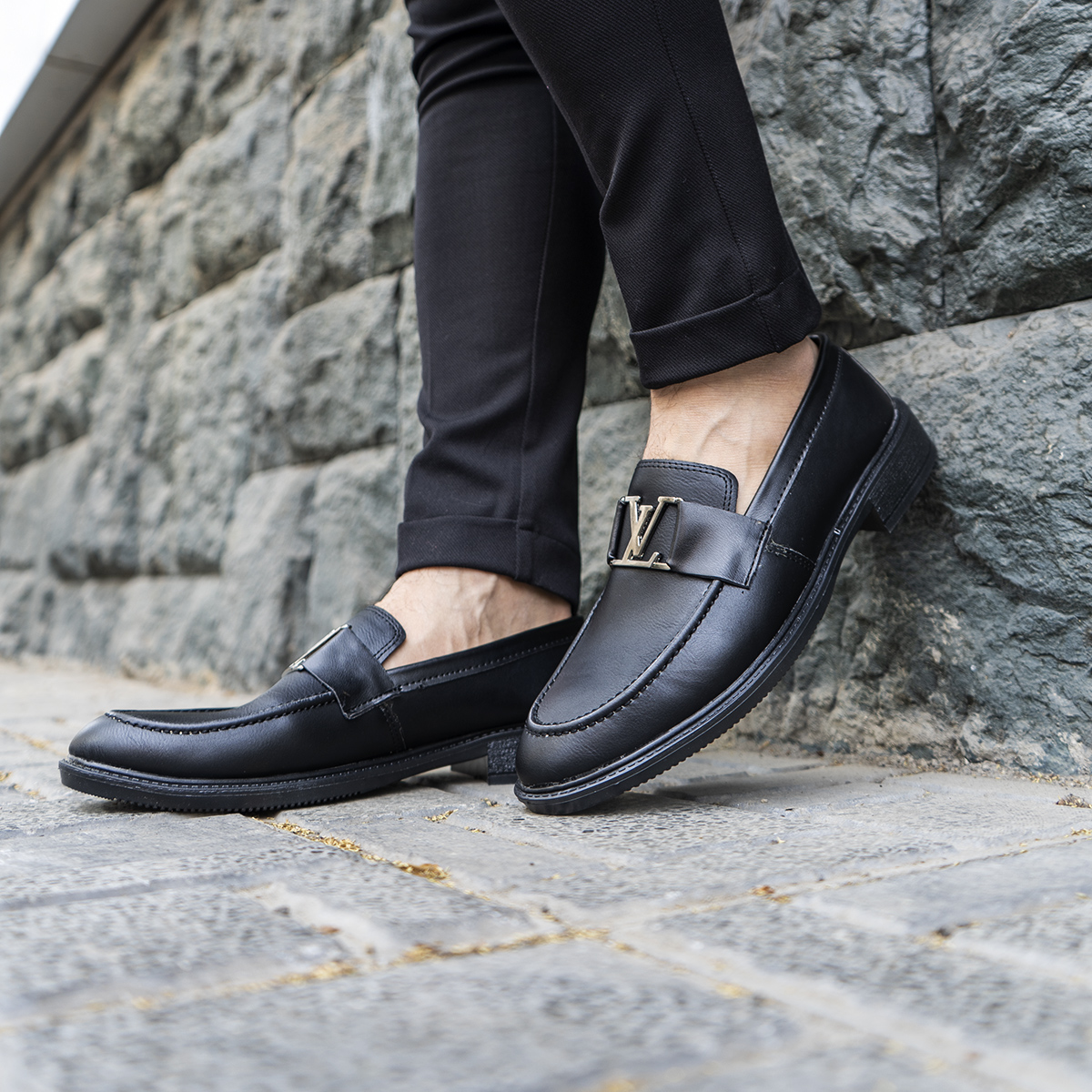 كالج مردانه مشكي  LV مدل Harbet