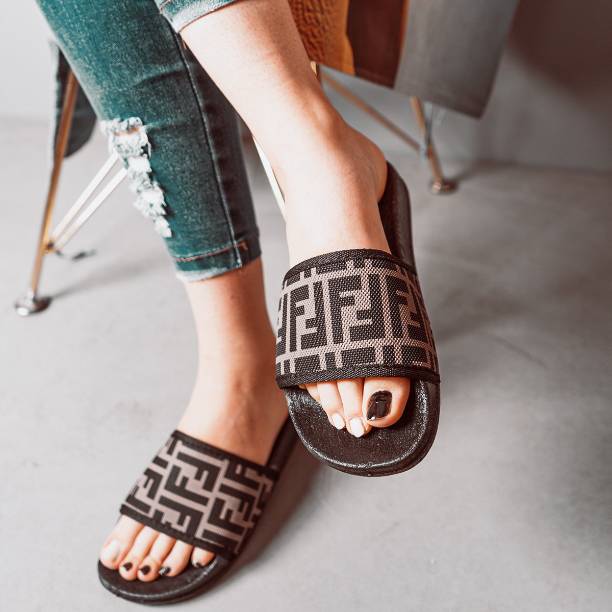 صندل فندی زنانه مدل Alisa(T)