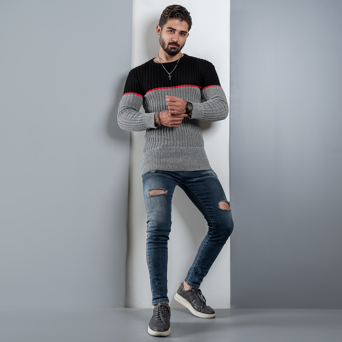 پلیور اندامی (T) طوسی مشکی مردانه مدل Adnan