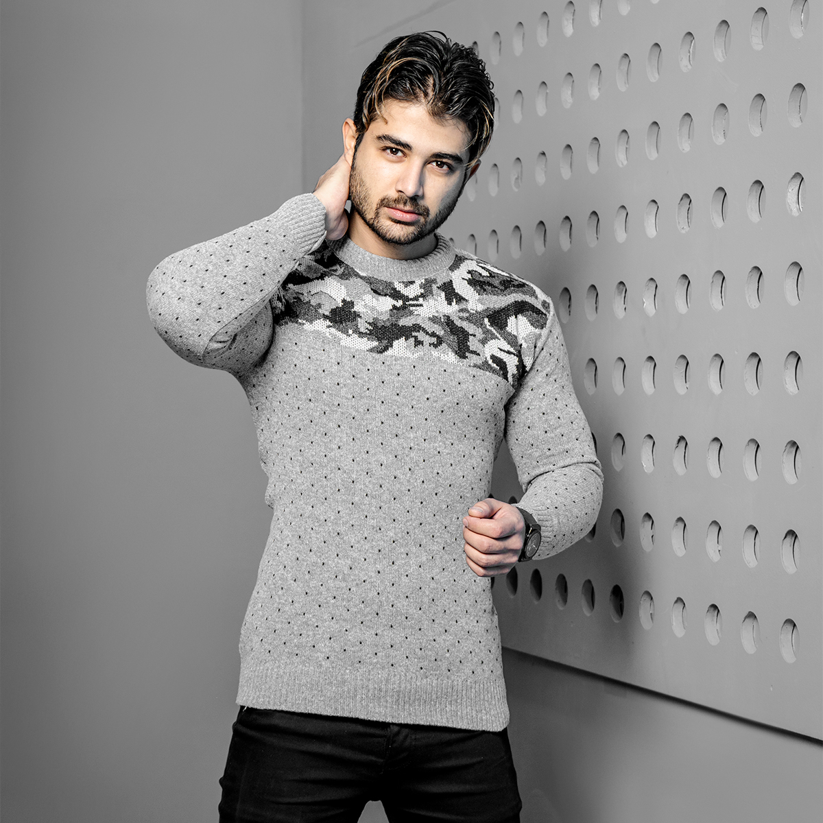 پلیور بافت مردانه طوسی روشن طرح چریکی مدلLando