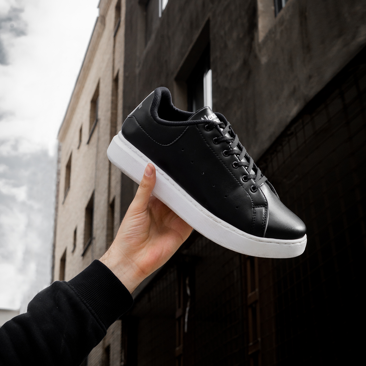 کفش تخت مردانه مشکی زیره سفید مدل Alexander