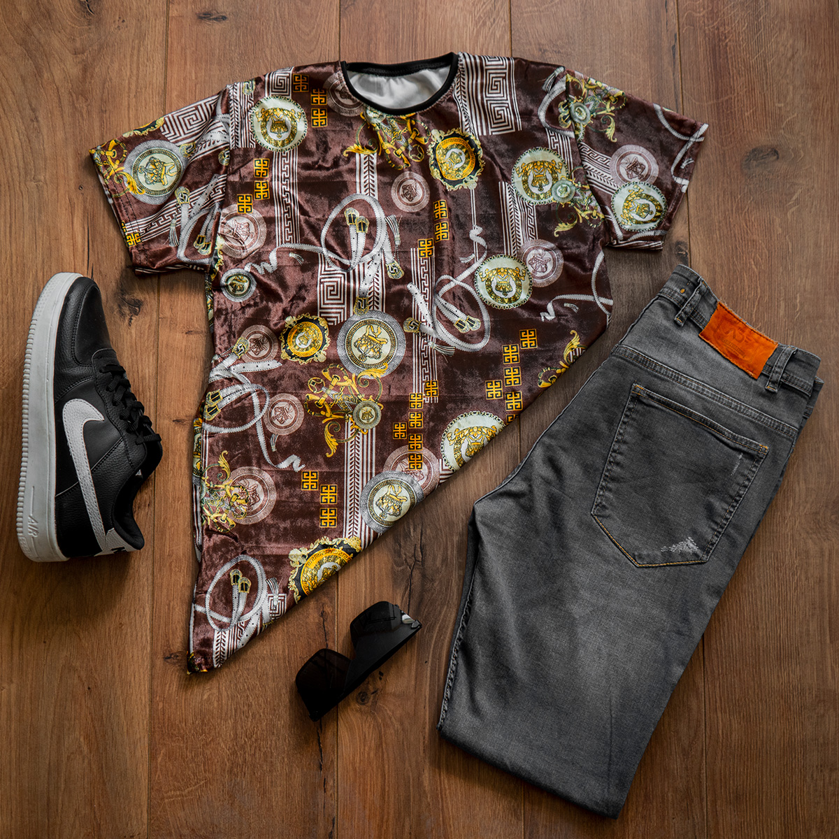 تیشرت مخمل طرحدار مردانه مدل versace