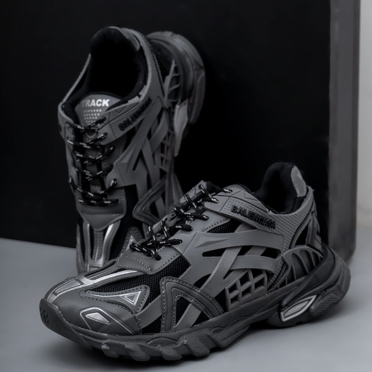 کفش ورزشی مردانه مشکی طوسی مدل X261