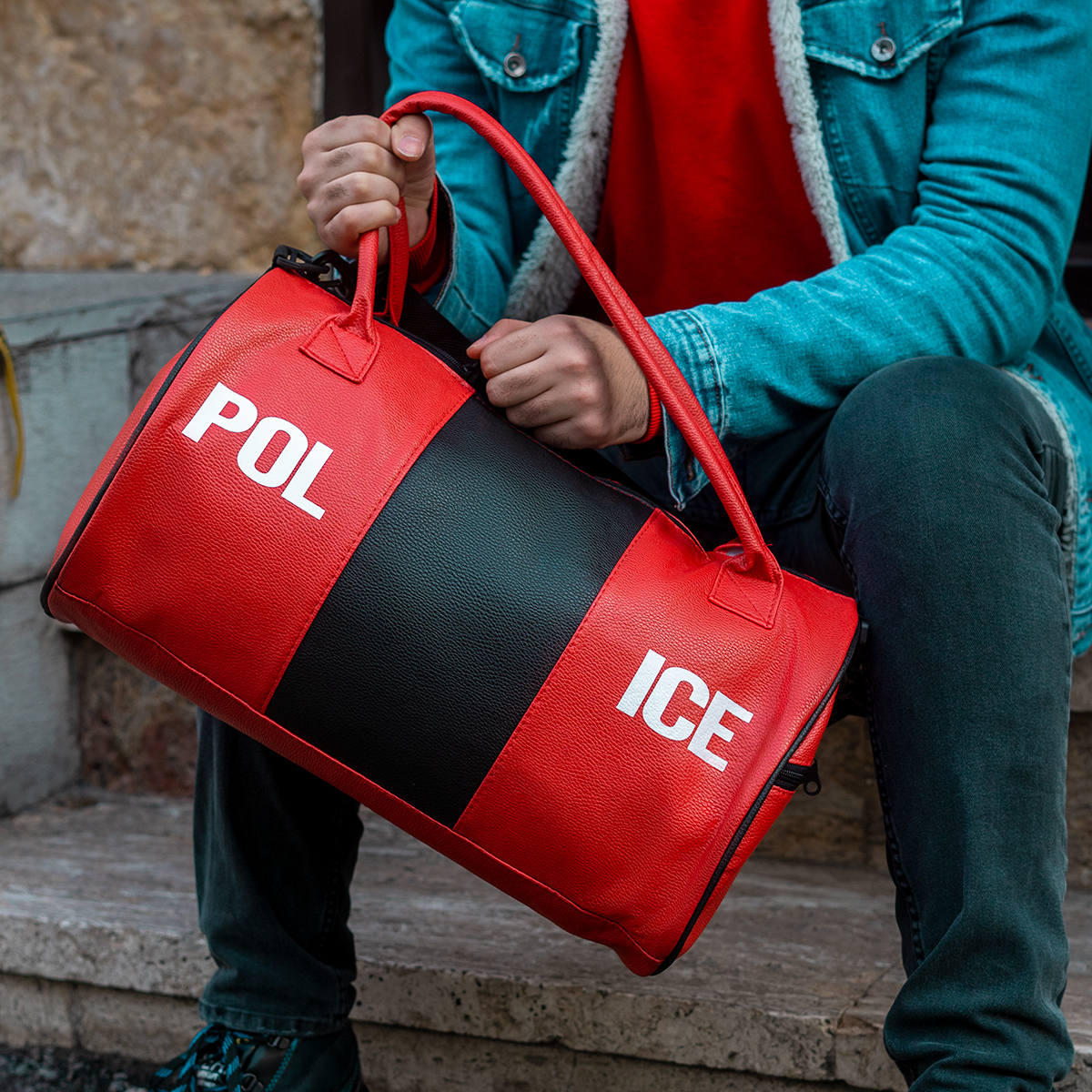 ساک ورزشی قرمز مشکی مدل Police