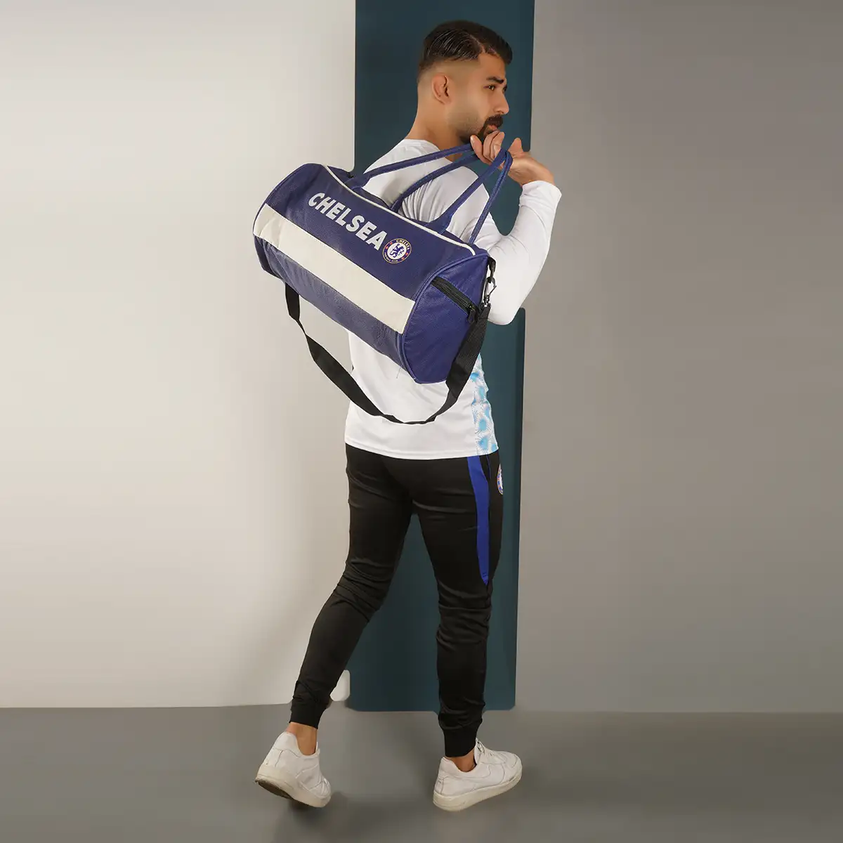 کیف ورزشی آبی مدل Chelsea