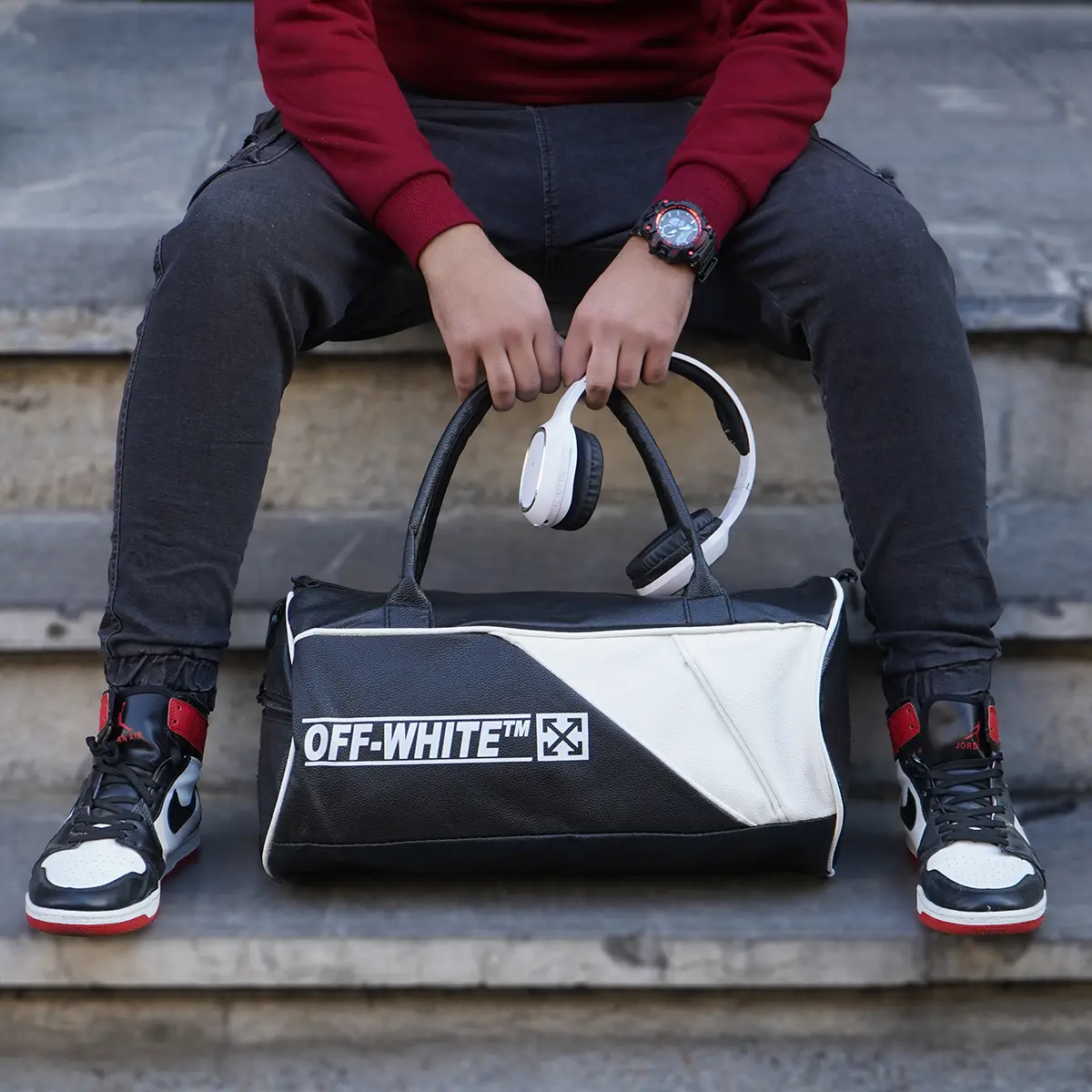 کیف ورزشی off-white مشکی سفید مدل F90