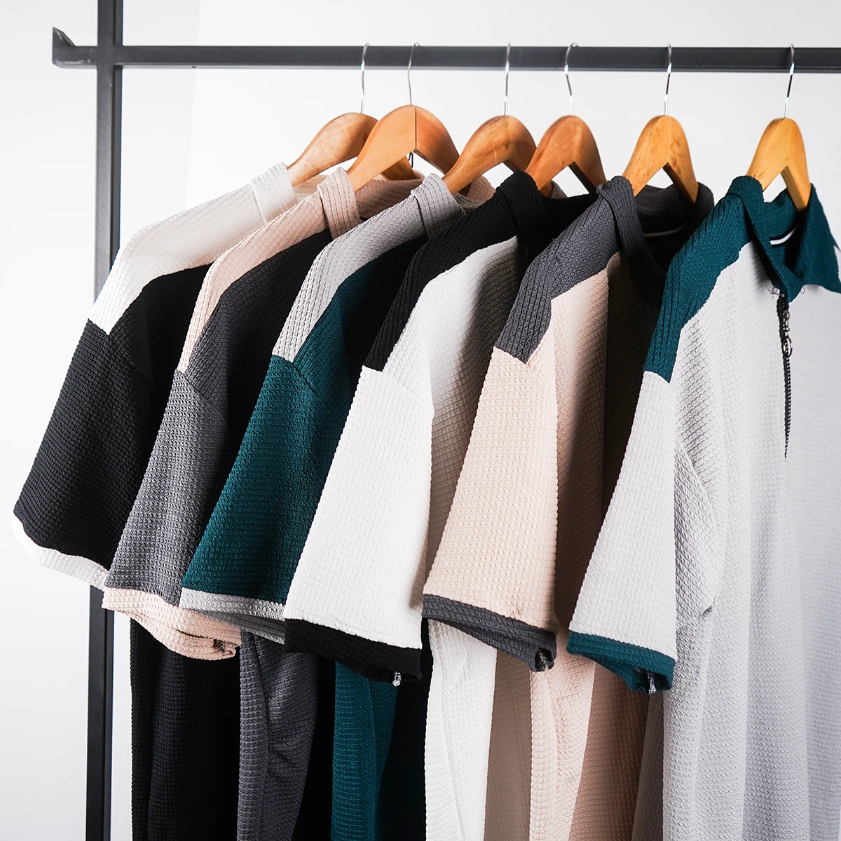 تیشرت مردانه یقه زیپ دار مشکی مدل Radon