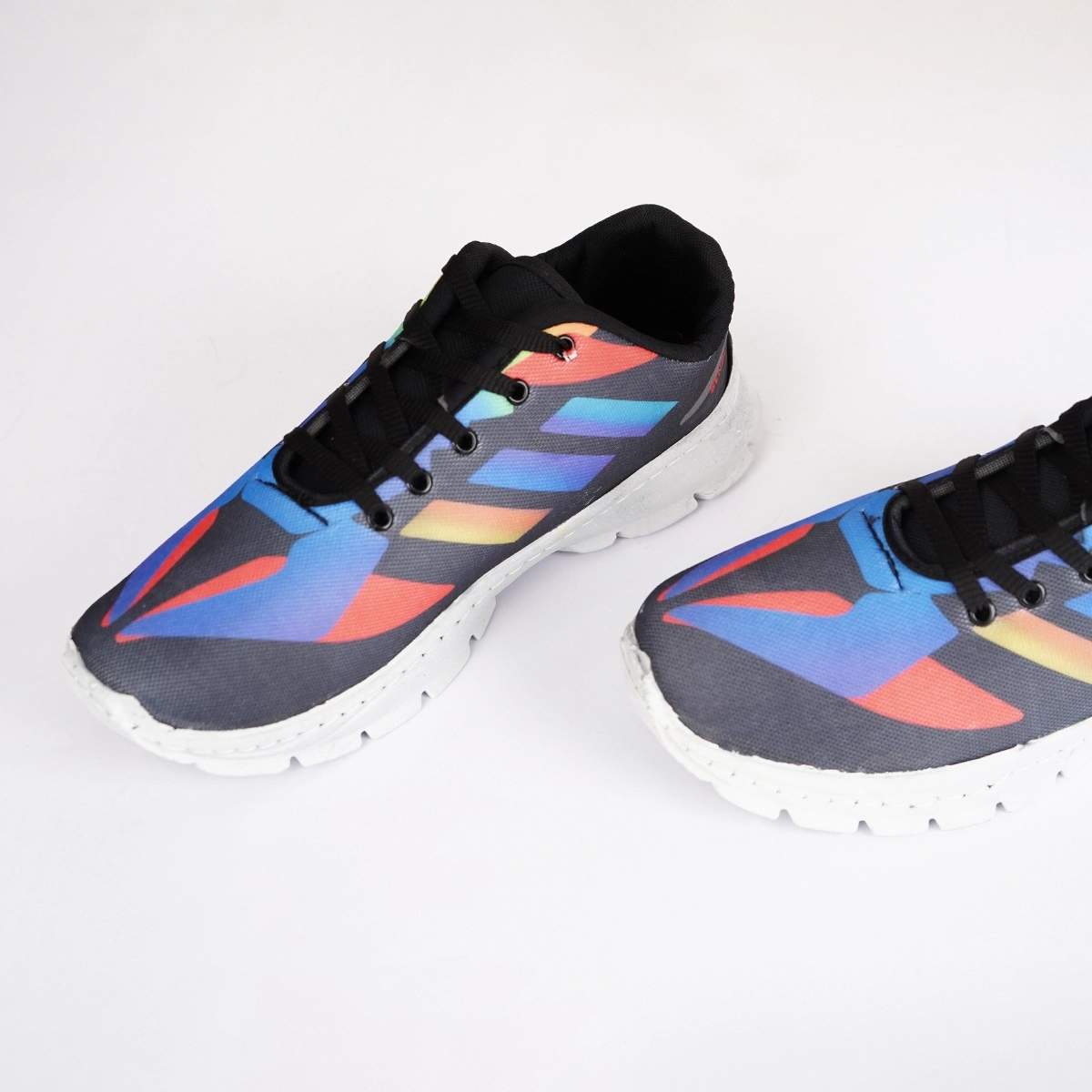 کفش ورزشی مردانه آدیداس چندرنگ مدل R920