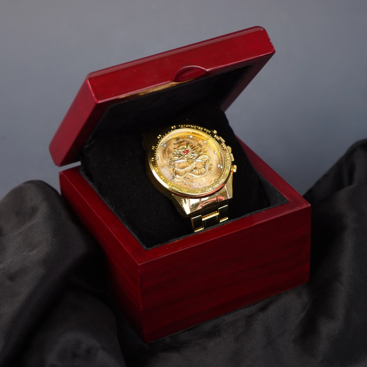 ساعت مردانه طلایی صفحه طلایی مدل DRAGON