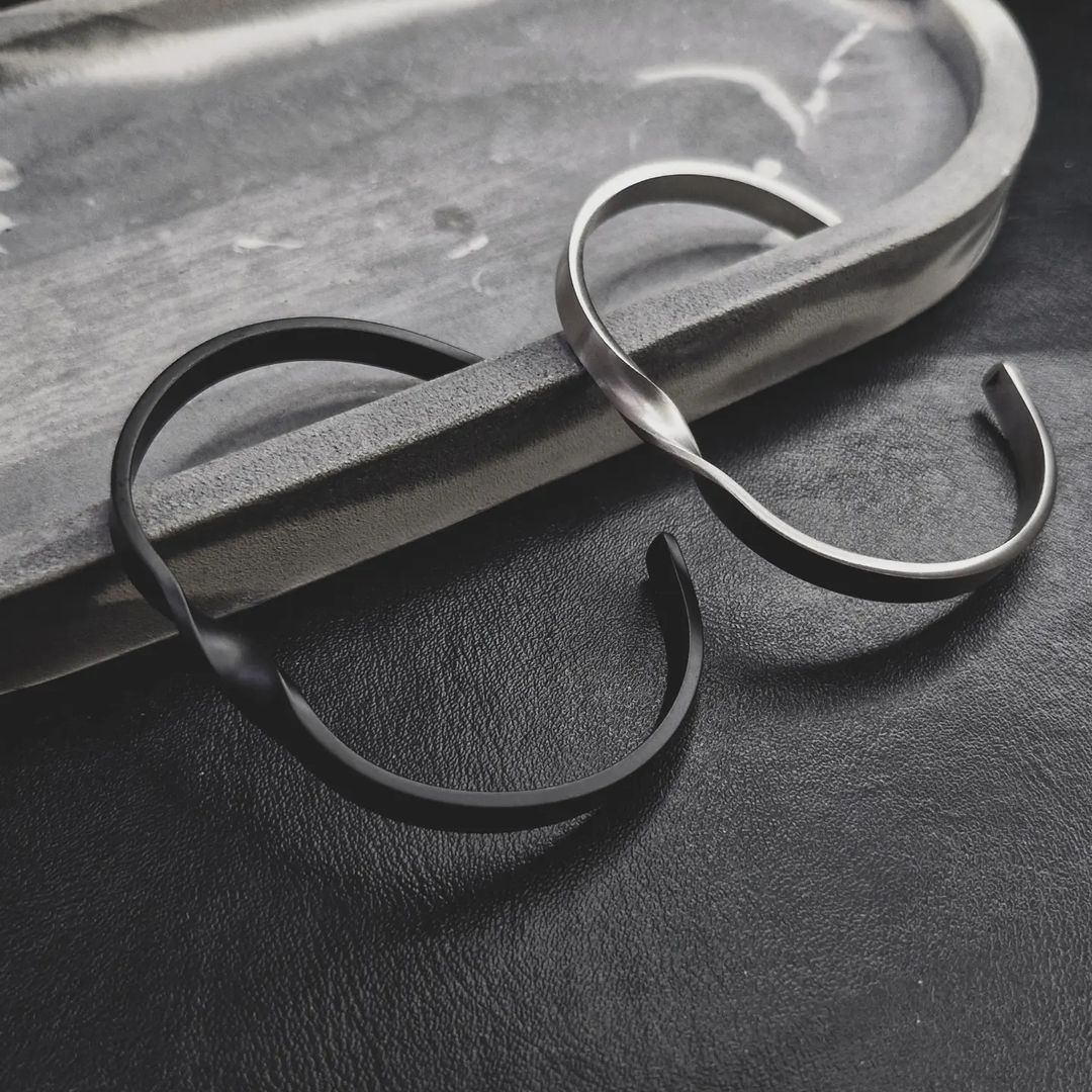 بنگل وسط پیچ نقره ای