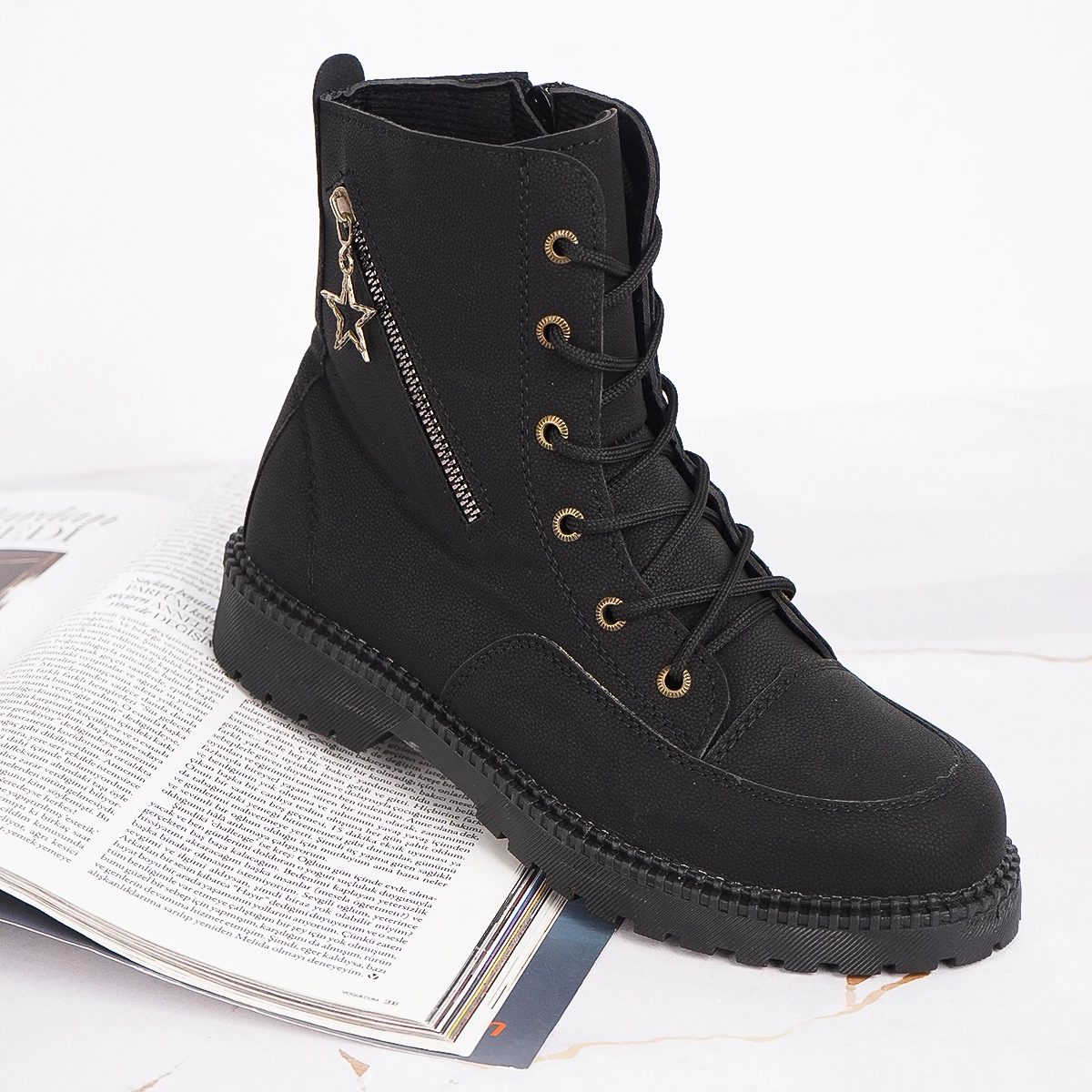 نیم بوت دخترانه مشکی مدل shiva