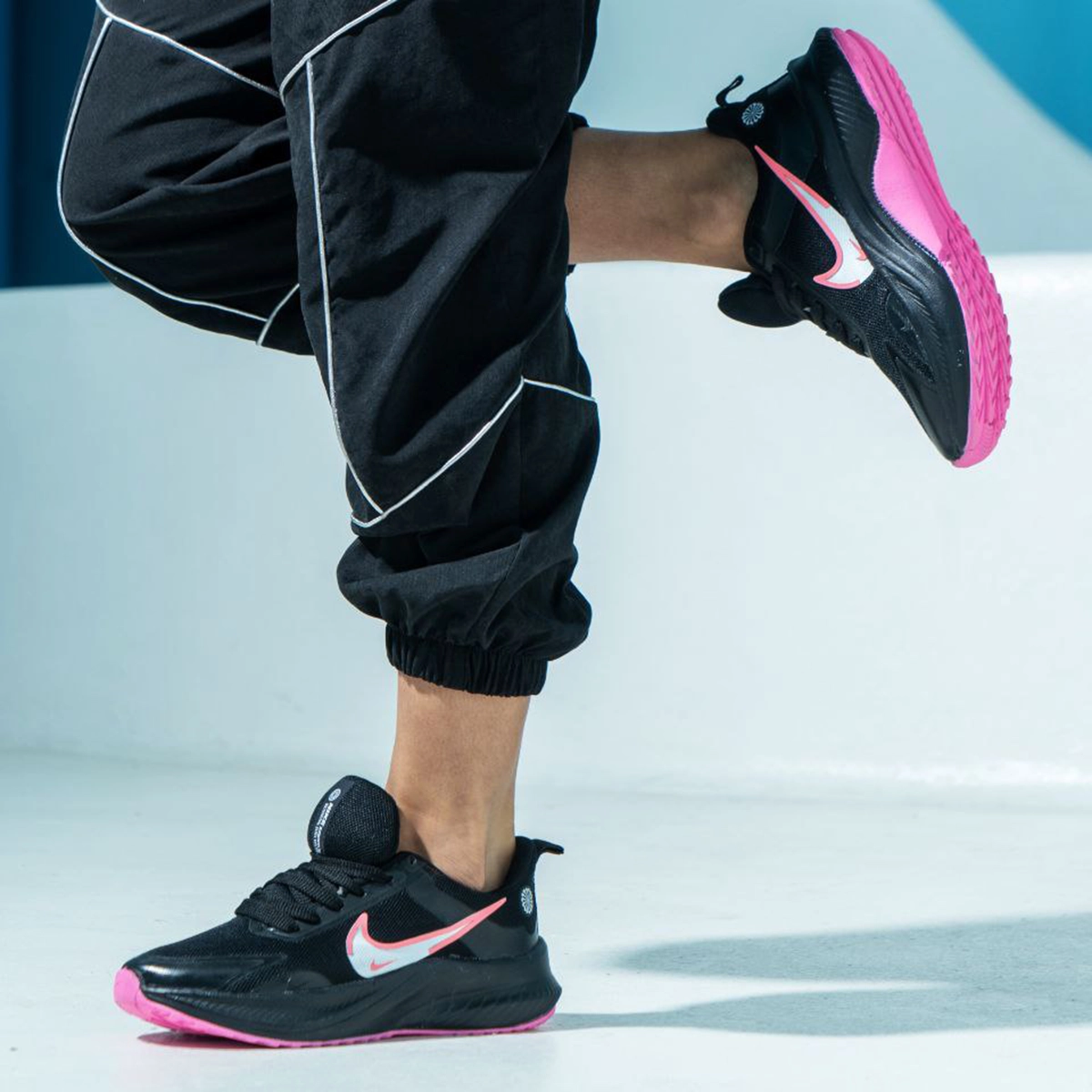 کفش ورزشی Nike زنانه مشکی صورتی مدل Taban