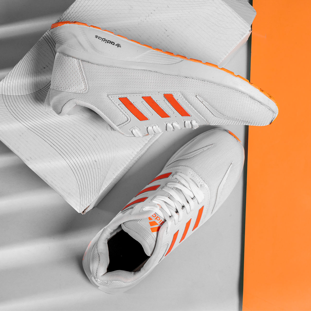 کفش ورزشی Adidas مردانه سفید مدل Renvy